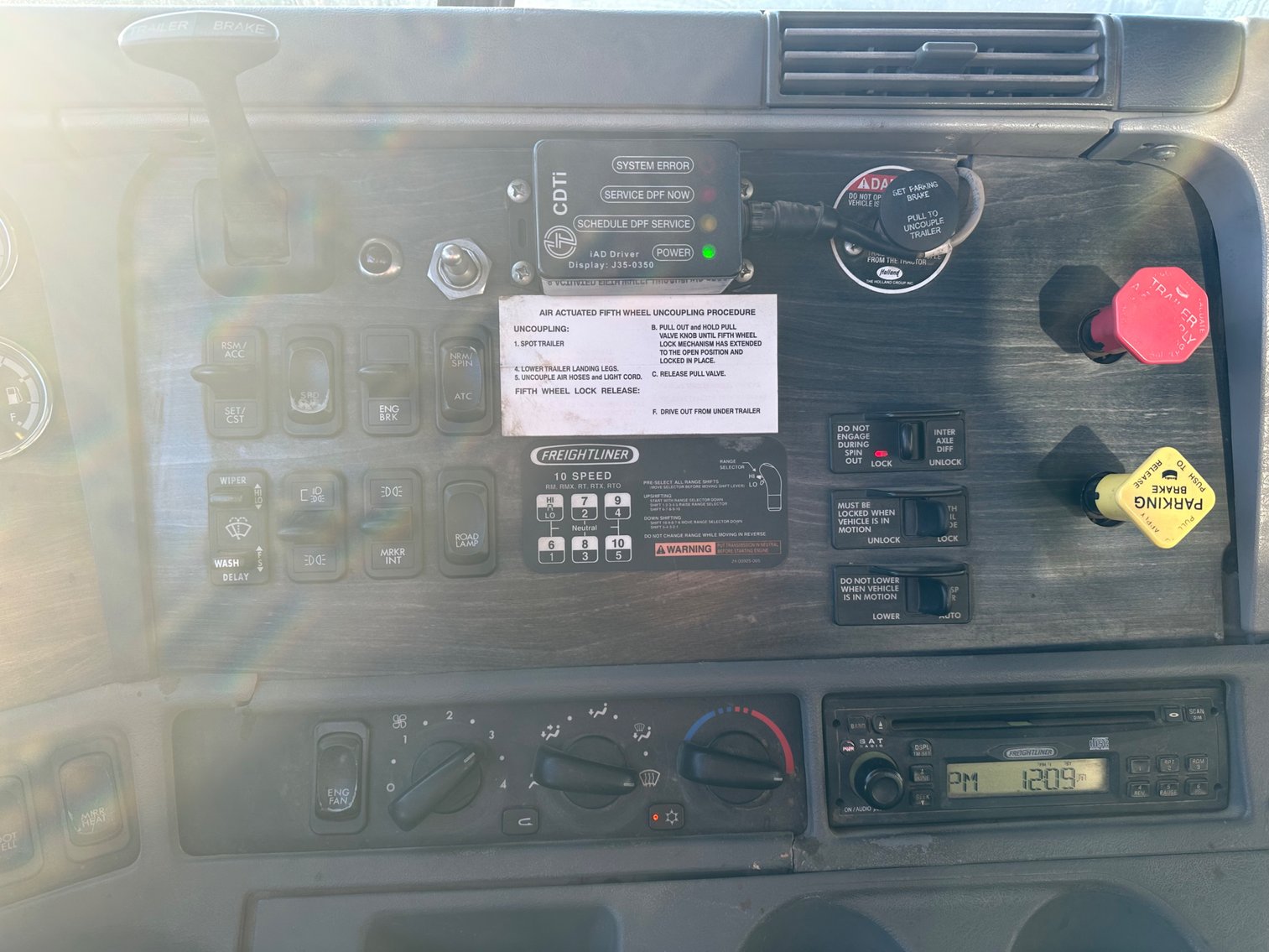 Image for 2007 Freightliner Columbia