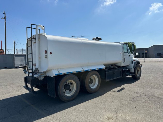 Image for 2012 International 4400 T/A 4000 Gallon Water Truck