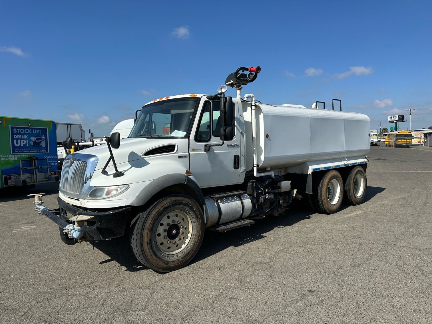 Image for 2012 International 4400 T/A 4000 Gallon Water Truck