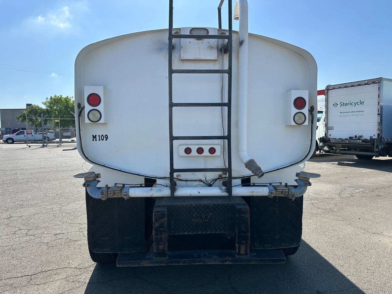 Image for 2012 International 4400 T/A 4000 Gallon Water Truck