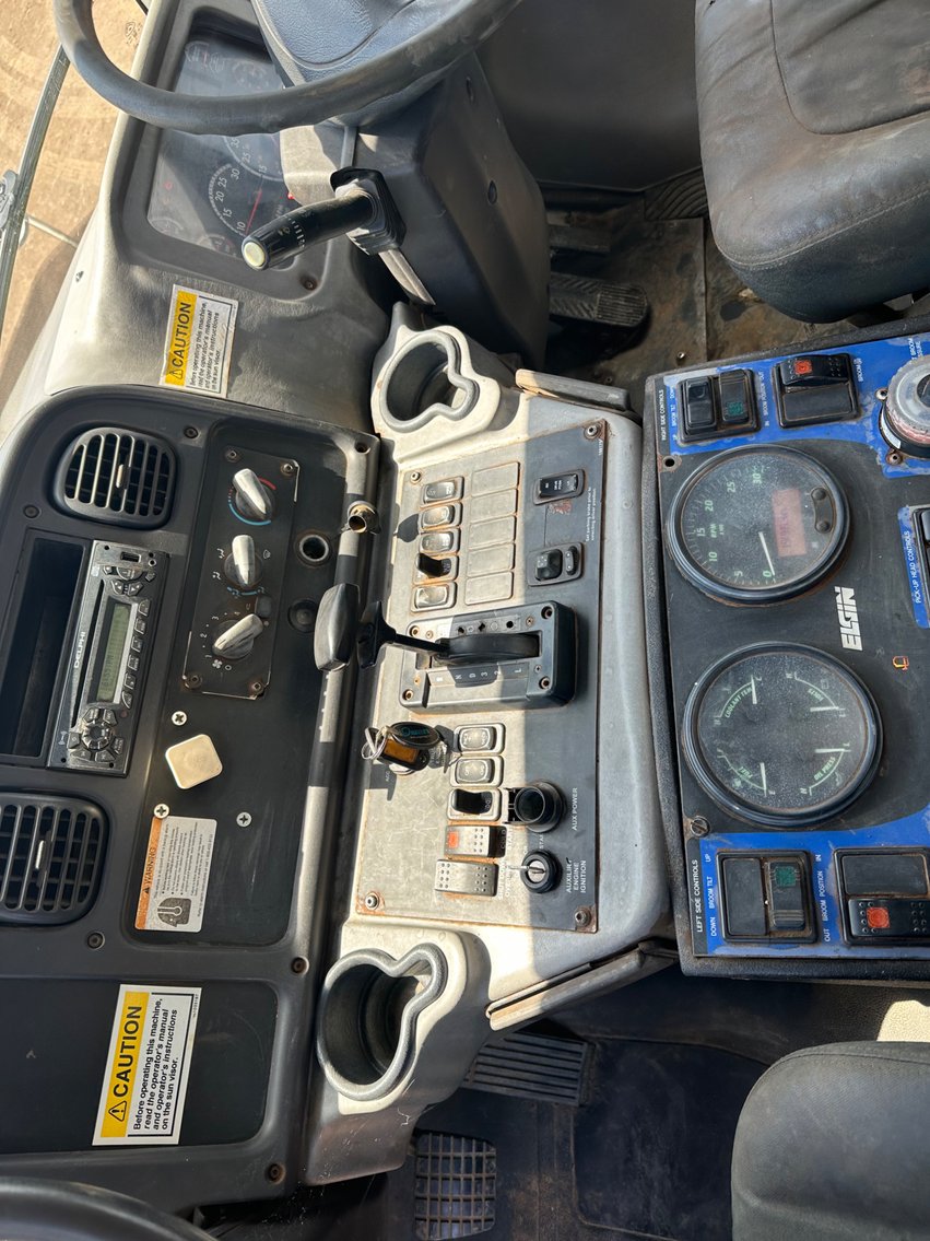 Image for 2012 Freightliner M2 Elgin Crosswind Sweeper