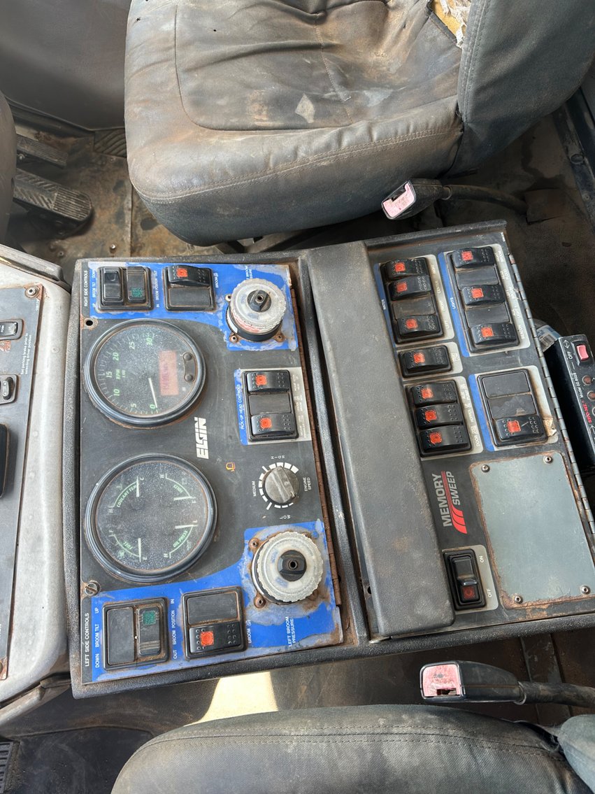 Image for 2012 Freightliner M2 Elgin Crosswind Sweeper