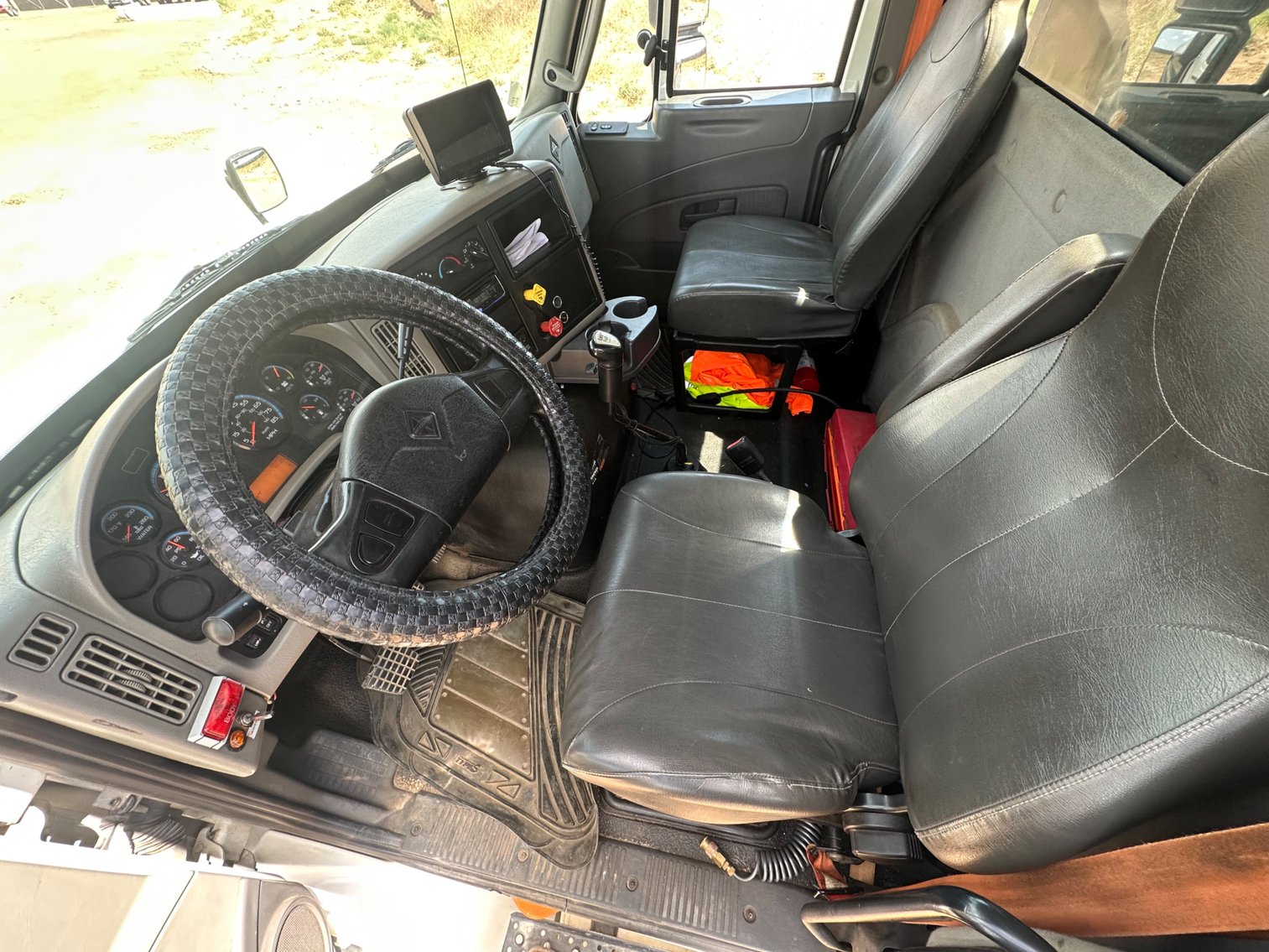 Image for 2013 International 8600 T/A Dump Truck