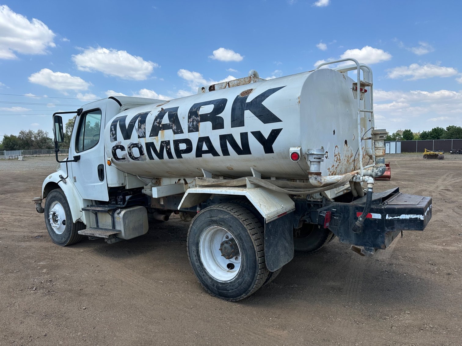 Image for 2007 Freightliner M2 2000 Gallon Water Truck