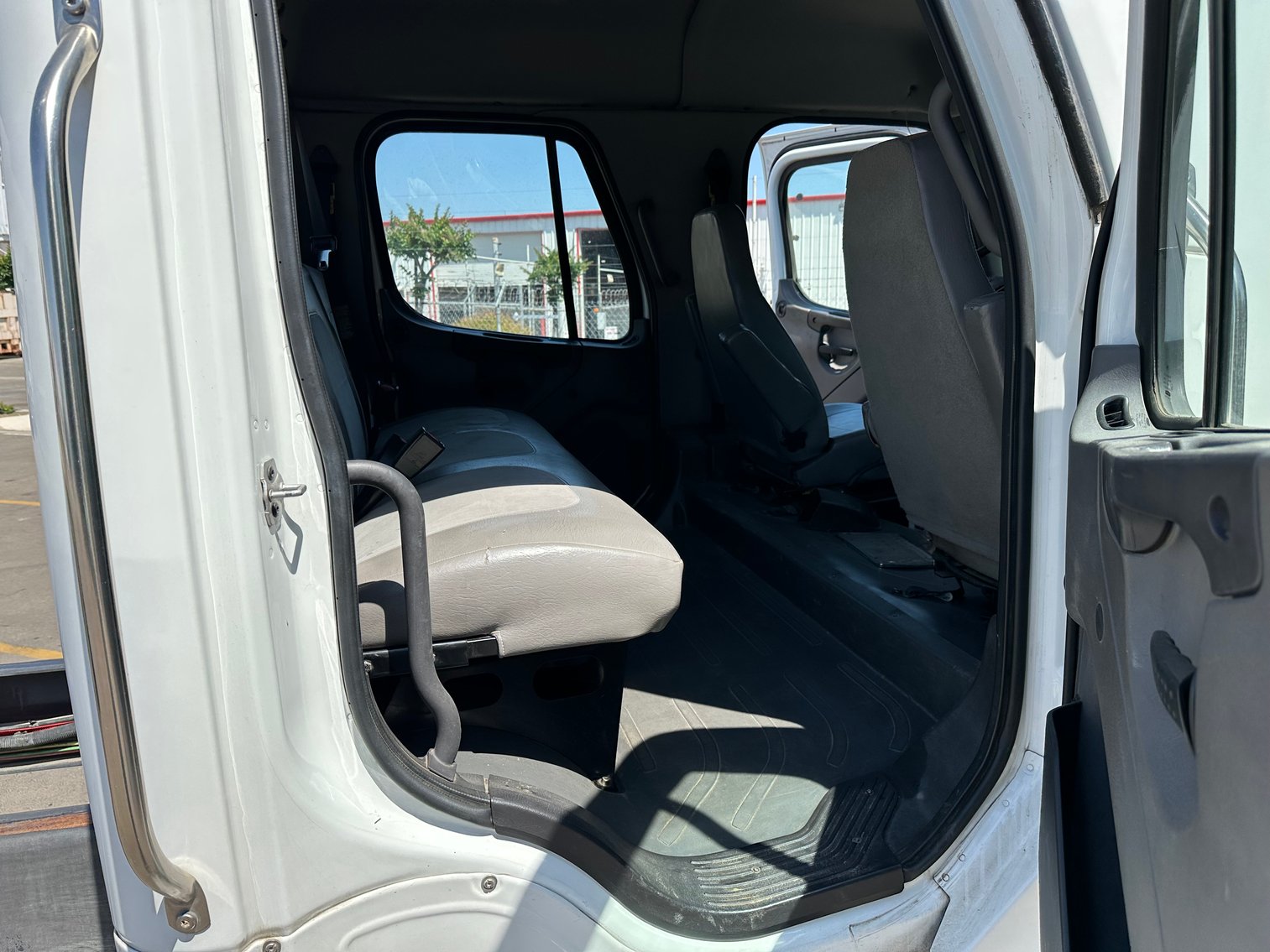 Image for 2008 Freightliner M2 Cab and Chassis