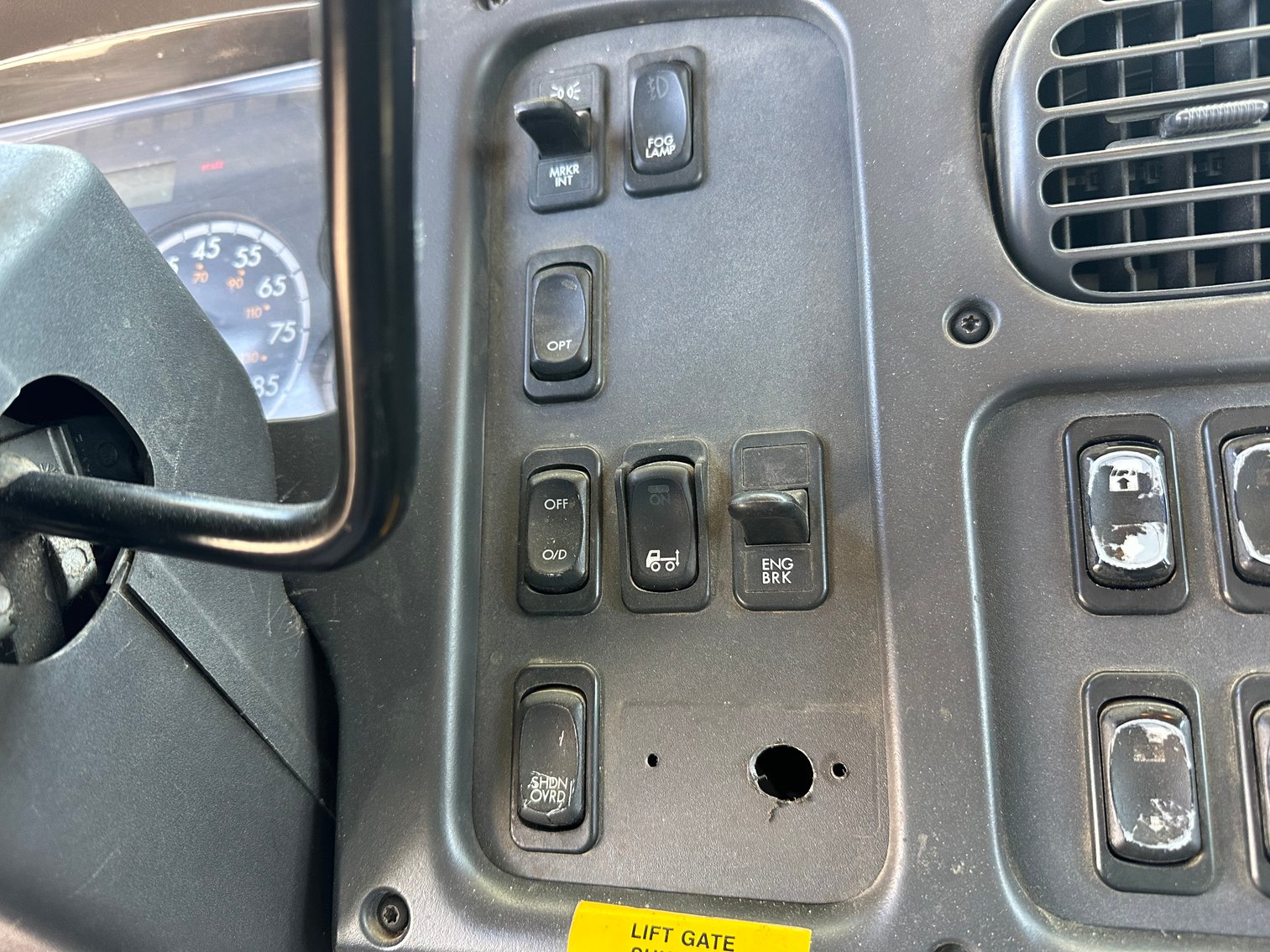 Image for 2008 Freightliner M2 Cab and Chassis