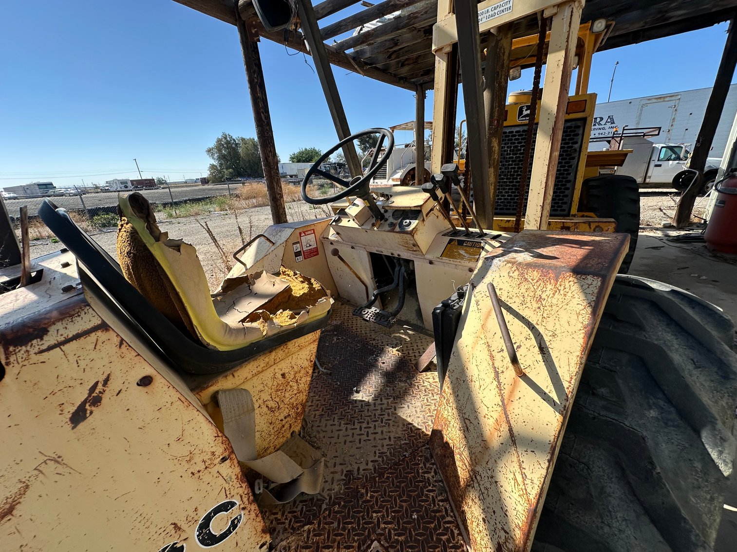 Image for John Deere 482C Rough Terrain Forklift