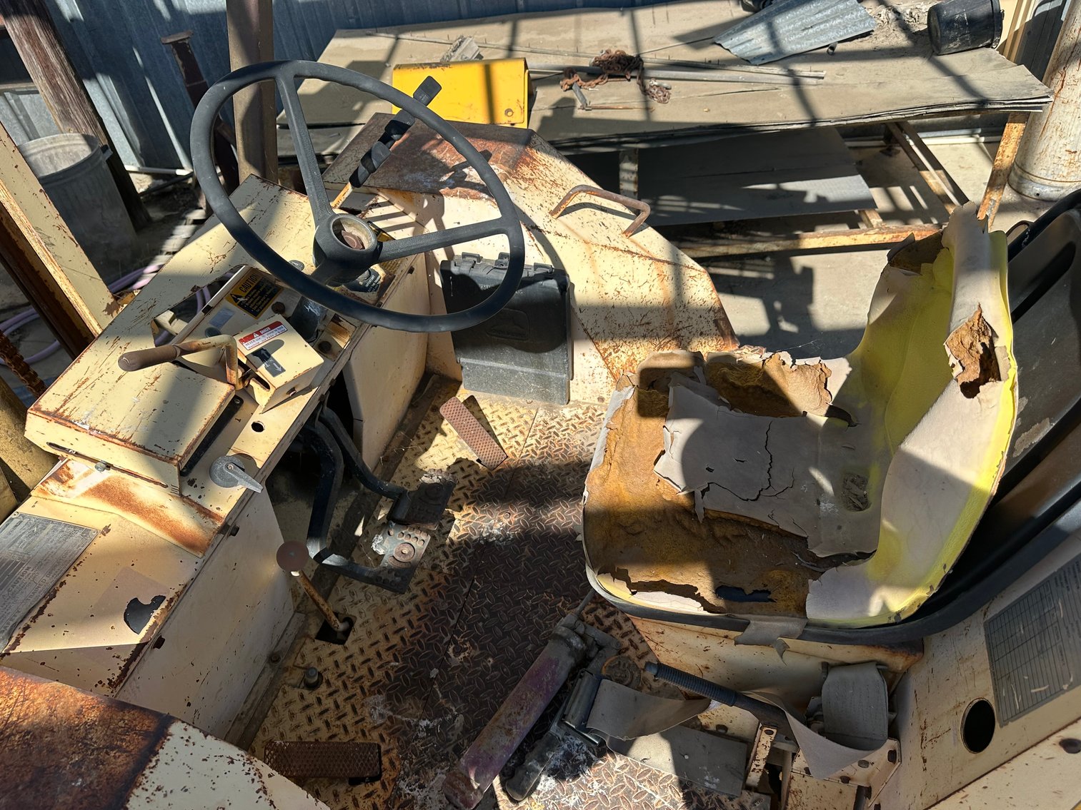 Image for John Deere 482C Rough Terrain Forklift