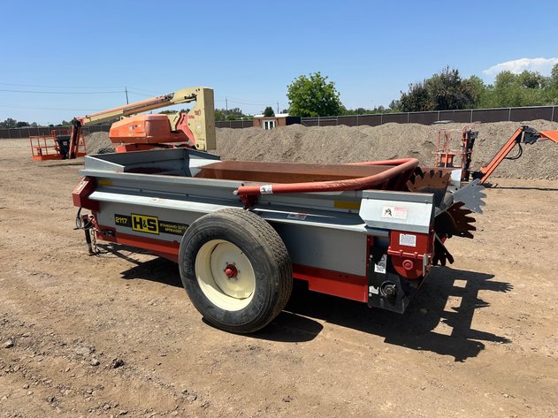 Image for H&S S2117 175 BU Manure Spreader