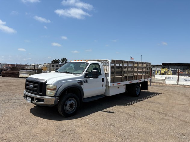 Image for 2007 Ford F550 Stake Bed Truck