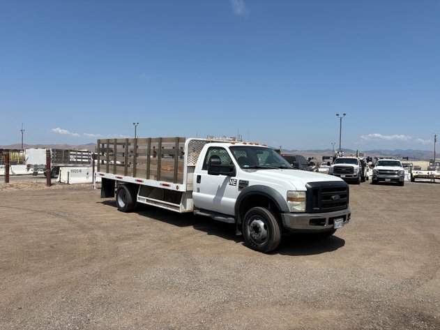 Image for 2007 Ford F550 Stake Bed Truck
