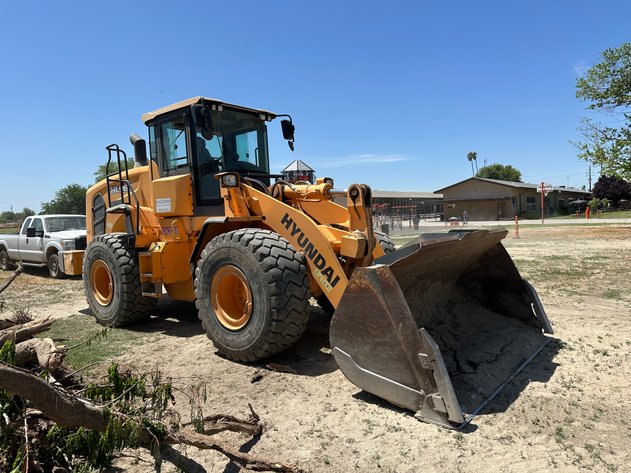 Image for 2016 Hyundai HL960