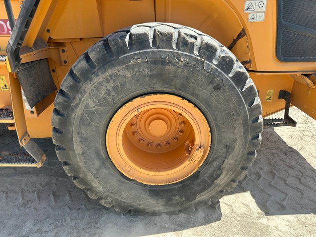 Image for 2016 Hyundai HL960