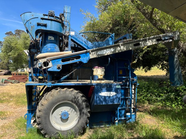 Image for 2000 Korvan 3000 Harvester