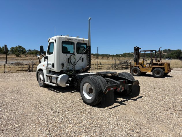 Image for 2012 Freightliner Cascadia S/A Truck Tractor