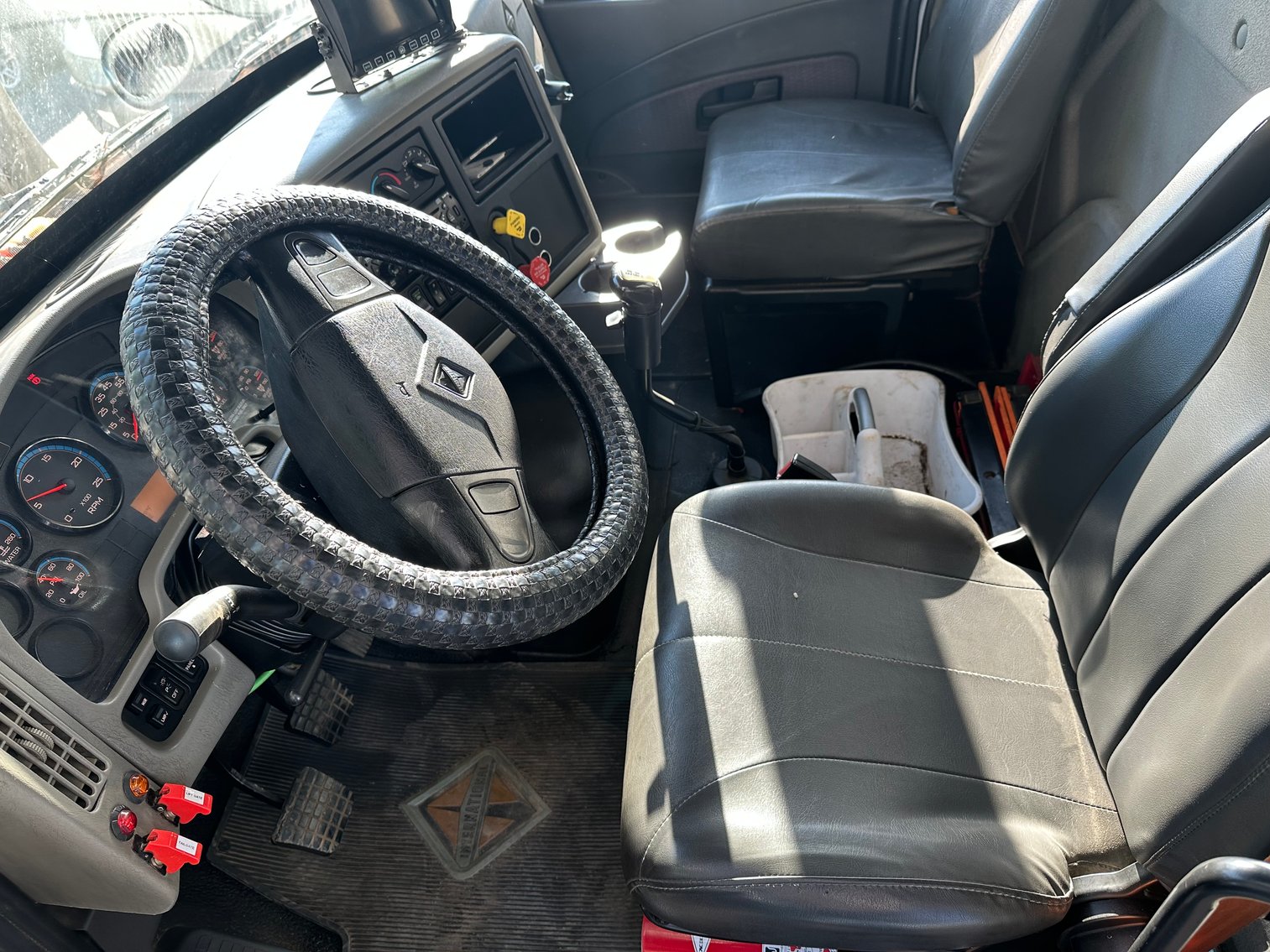 Image for 2013 International 8600 T/A Dump Truck