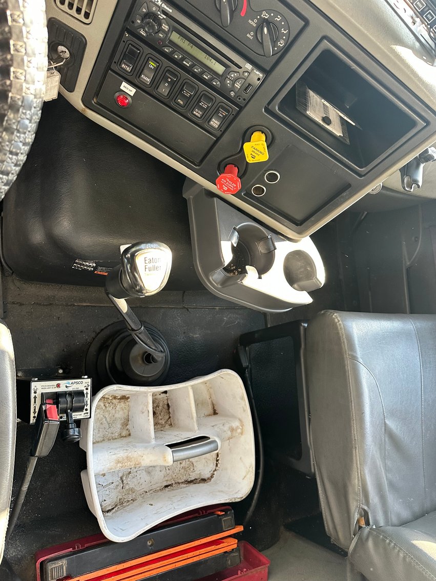 Image for 2013 International 8600 T/A Dump Truck