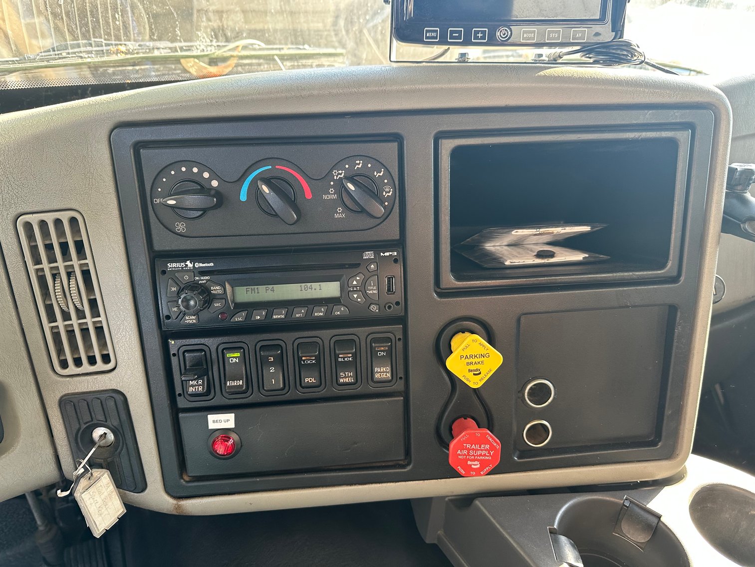 Image for 2013 International 8600 T/A Dump Truck