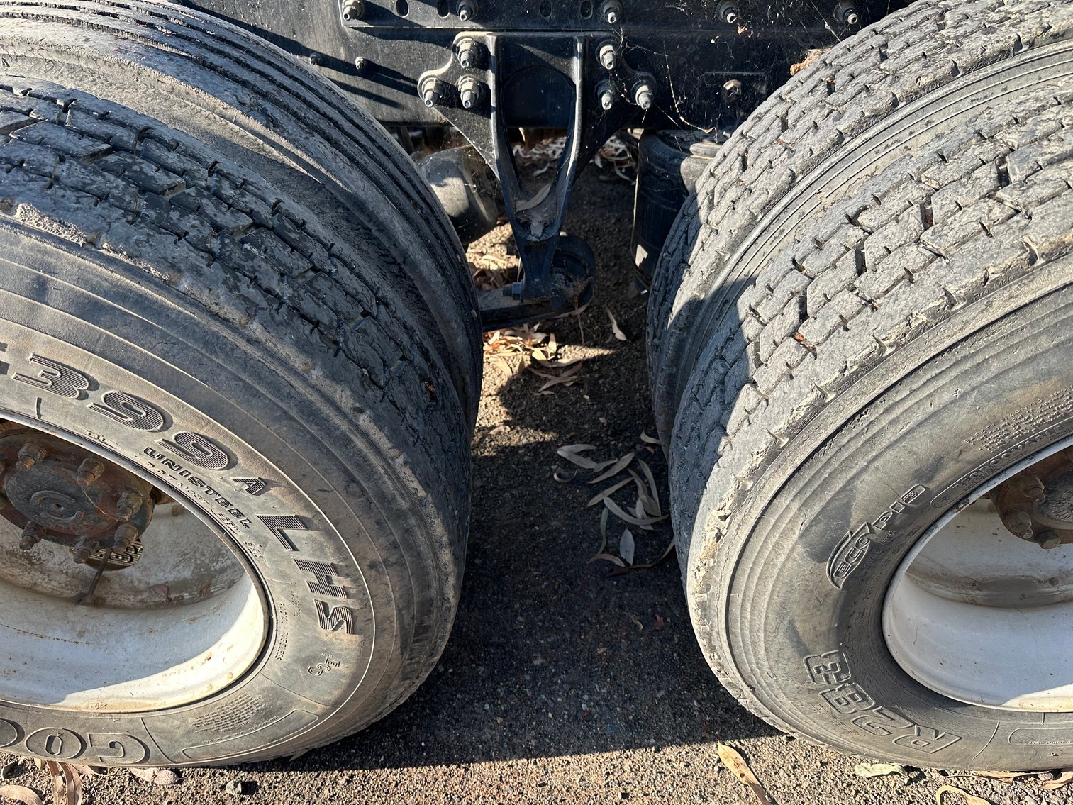 Image for 2013 International 8600 T/A Day Cab