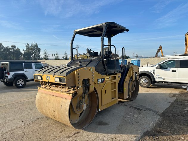 Image for 2018 Caterpillar CB7