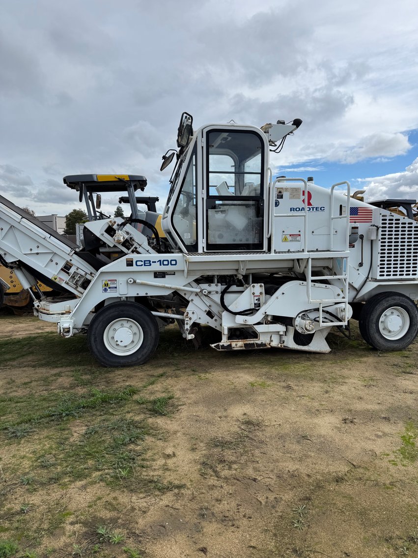 Image for 2017 Roadtec CB-100 Conveyor Broom
