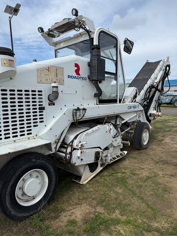 Image for 2017 Roadtec CB-100 Conveyor Broom