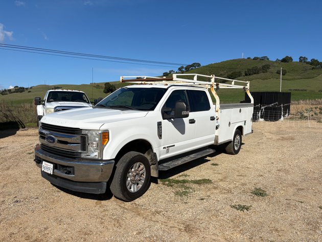 Image for 2017 Ford F350 4X4 XLT Utility Truck