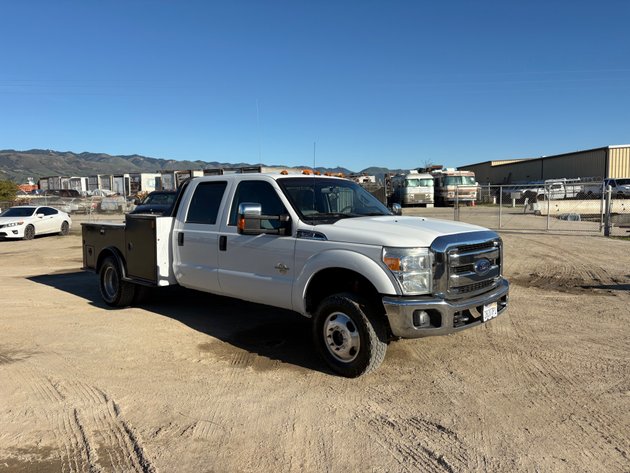 Image for 2015 Ford F350 4X4 XLT Utility Truck $9,500