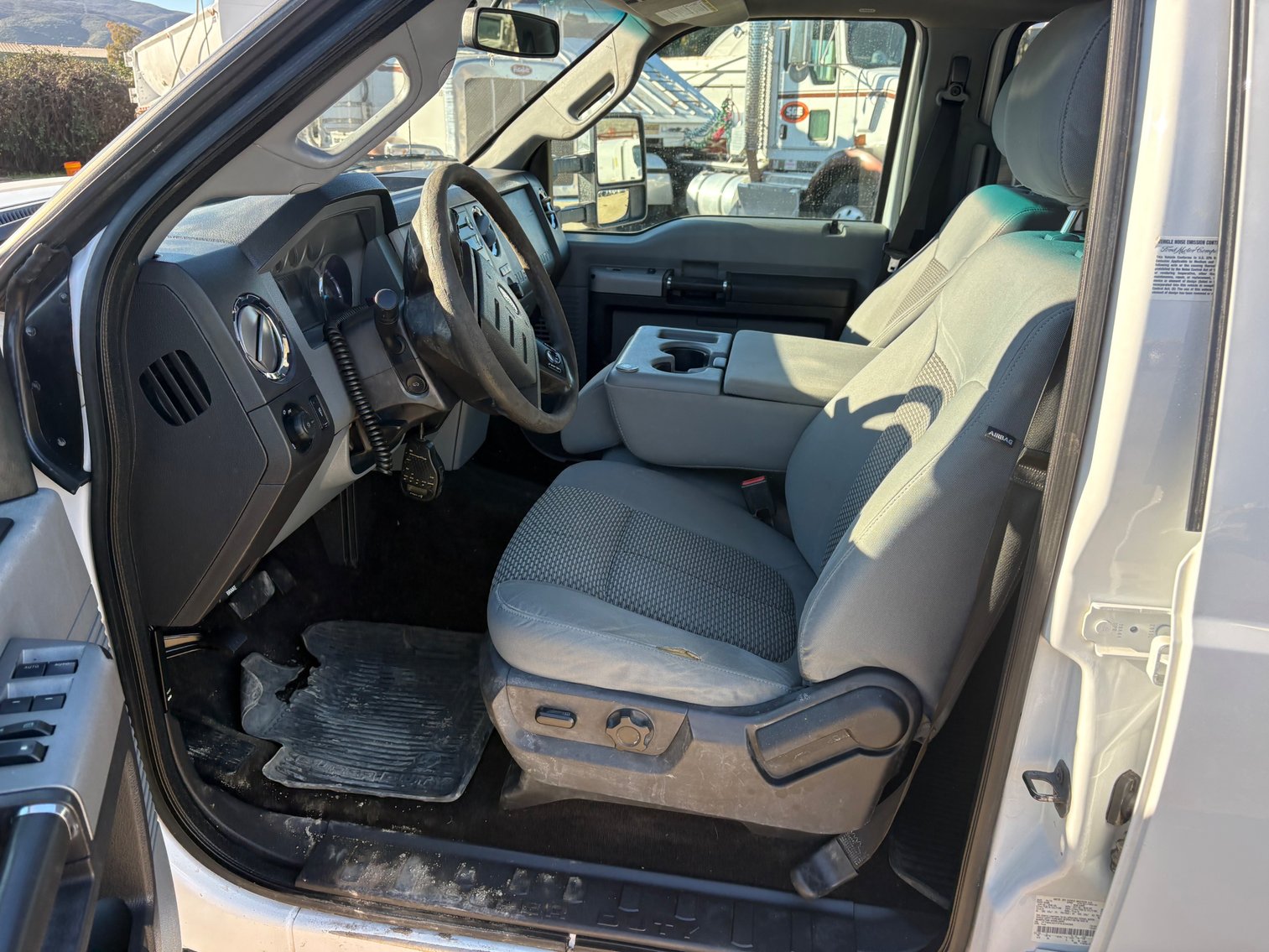Image for 2015 Ford F350 4X4 XLT Utility Truck $9,500