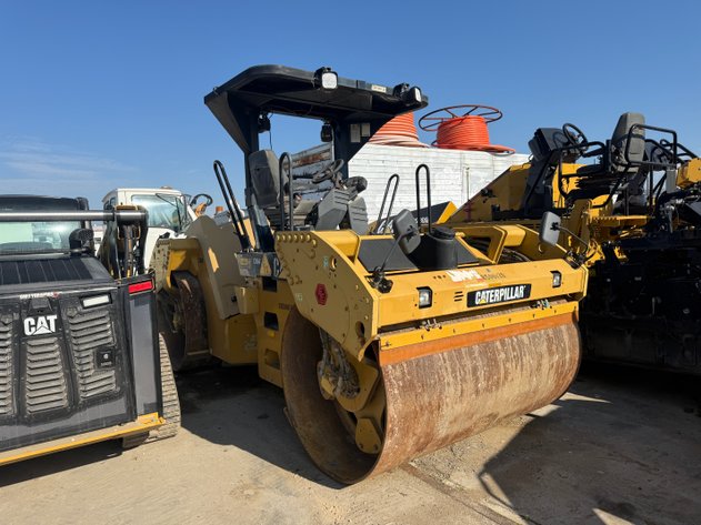 Image for 2010 Caterpillar CB64