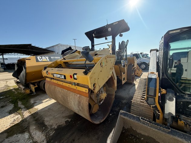 Image for 2010 Caterpillar CB64