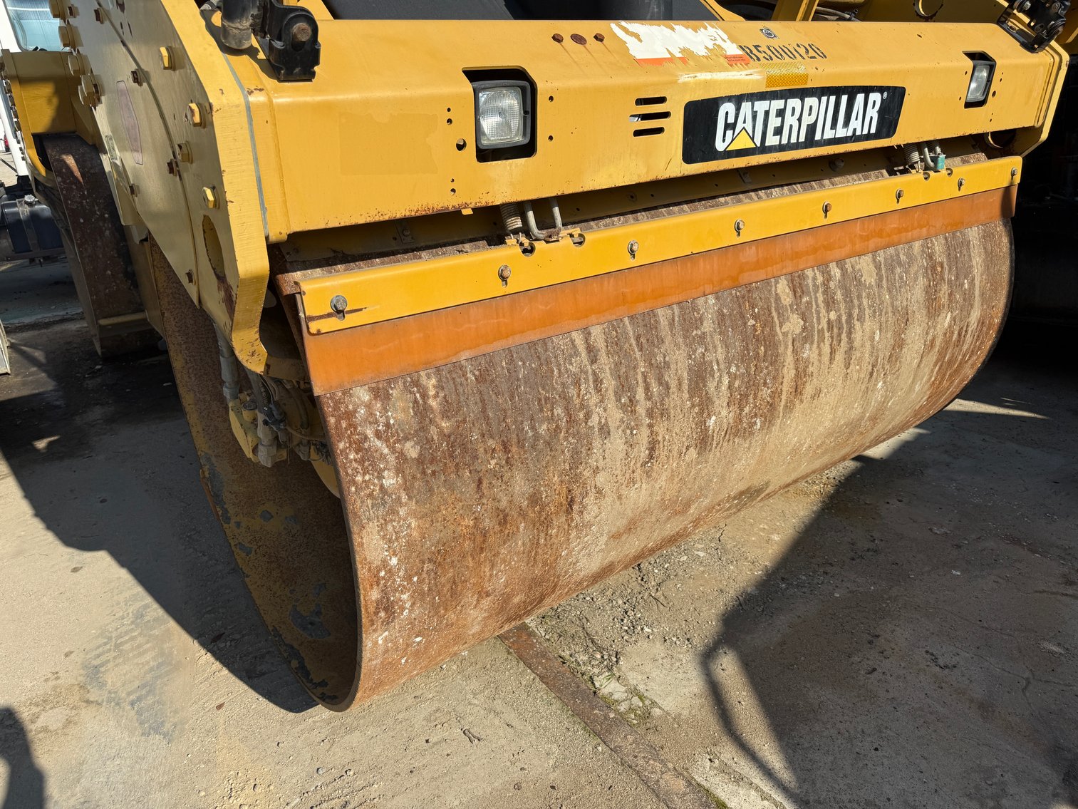 Image for 2010 Caterpillar CB64