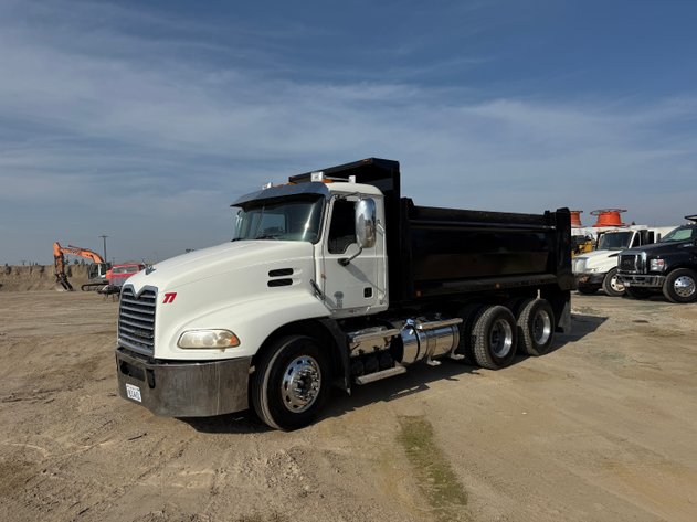 Image for 2013 Mack CXU613 T/A Dump Truck