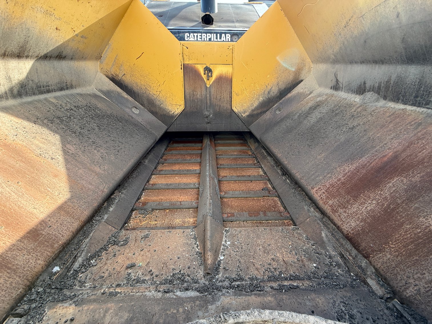 Image for 2014 Caterpillar AP-1055E