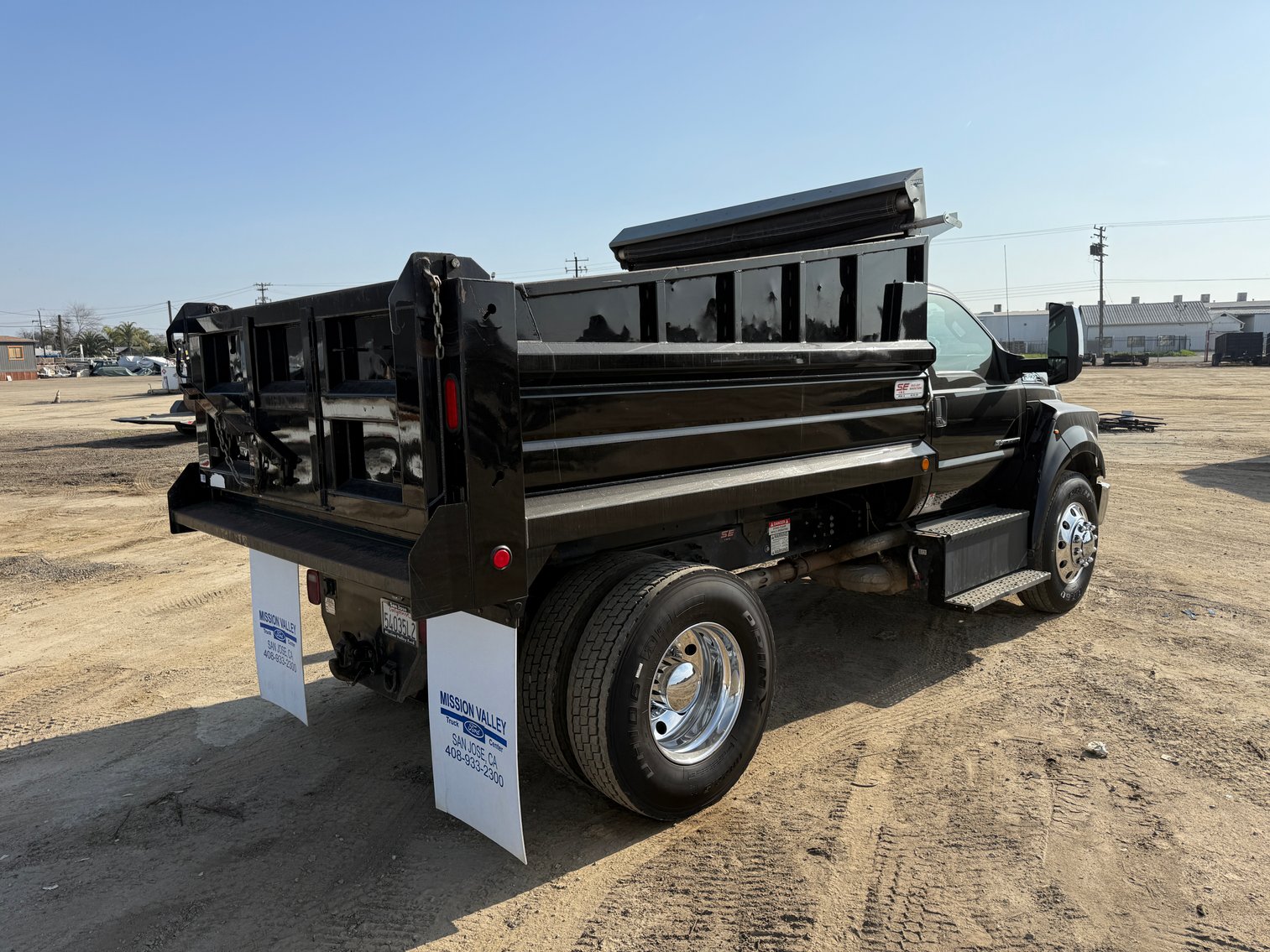Image for 2018 Ford F650 S/A Dump Truck