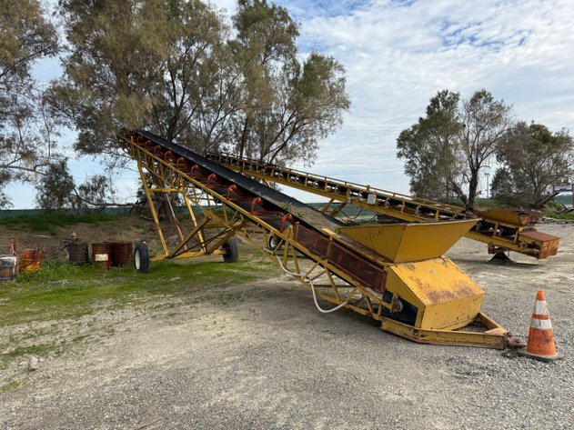 Image for Custom Conveyor & Fabrication Inc RSD36X60 Stacker
