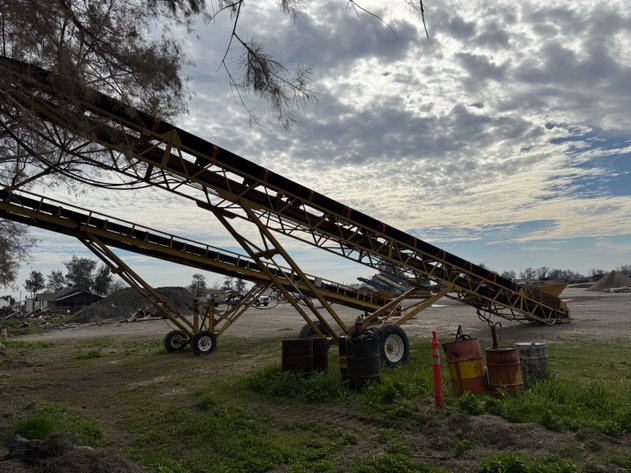 Image for Custom Conveyor & Fabrication Inc RSD36X60 Stacker