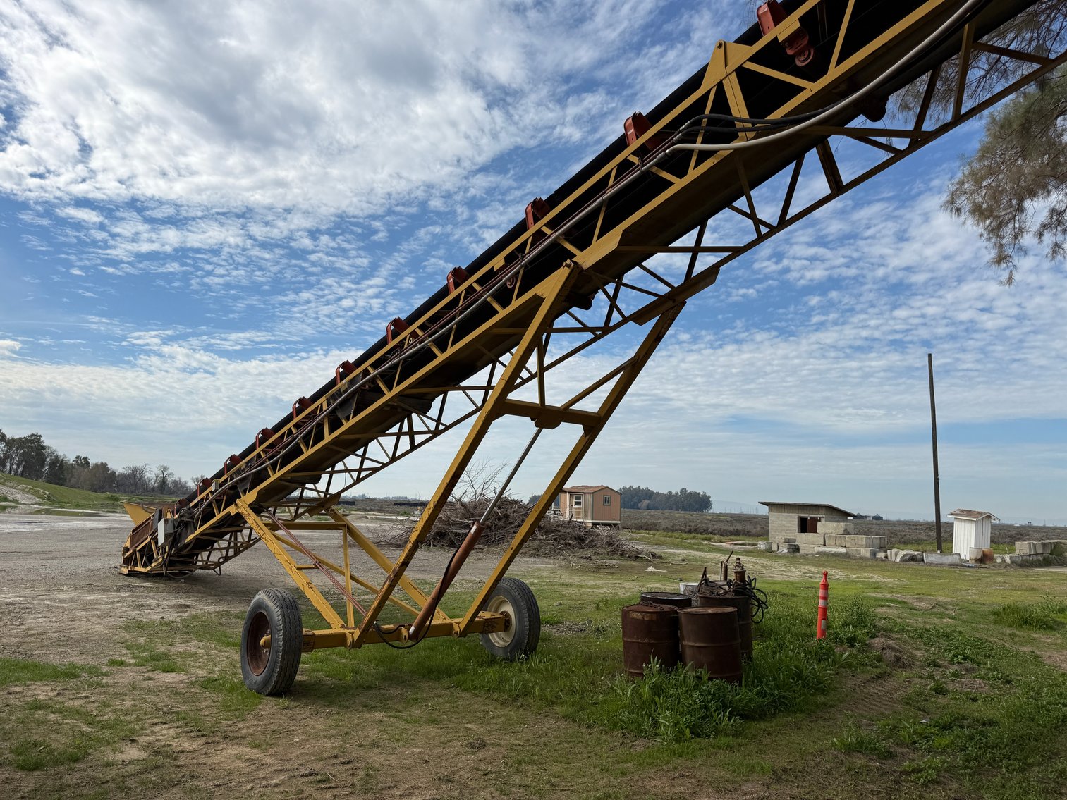 Image for Custom Conveyor & Fabrication Inc RSD36X60 Stacker