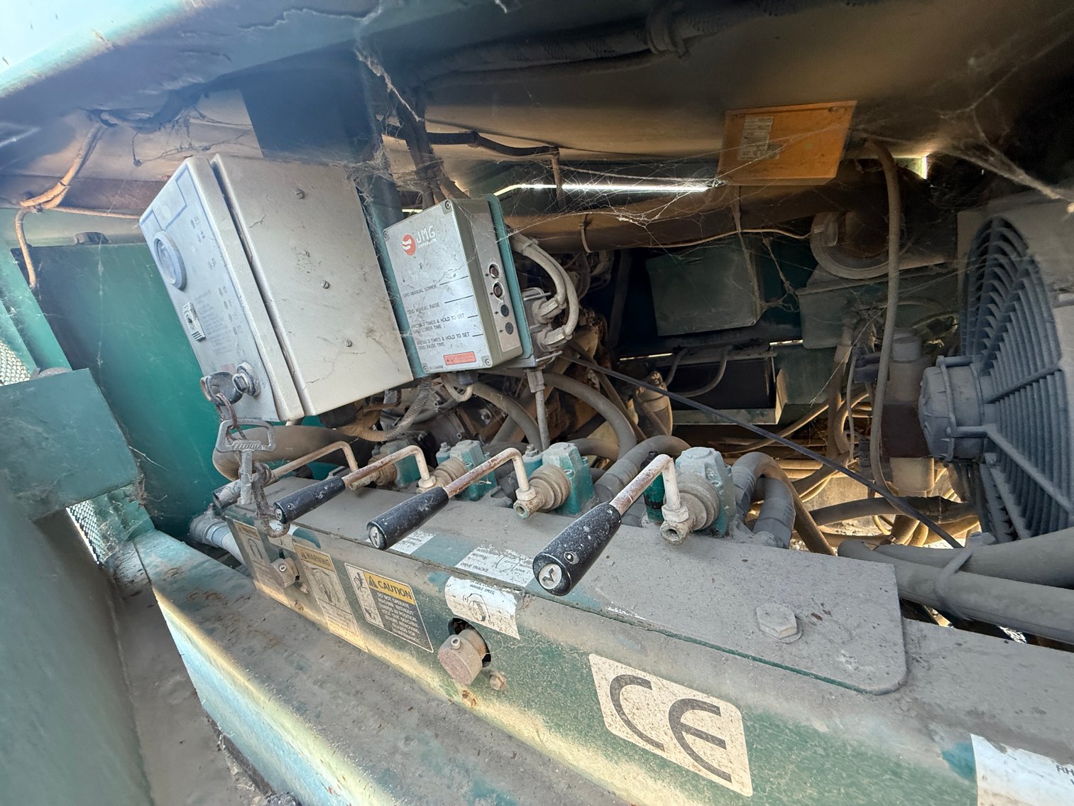 Image for 2002 Trident Screen