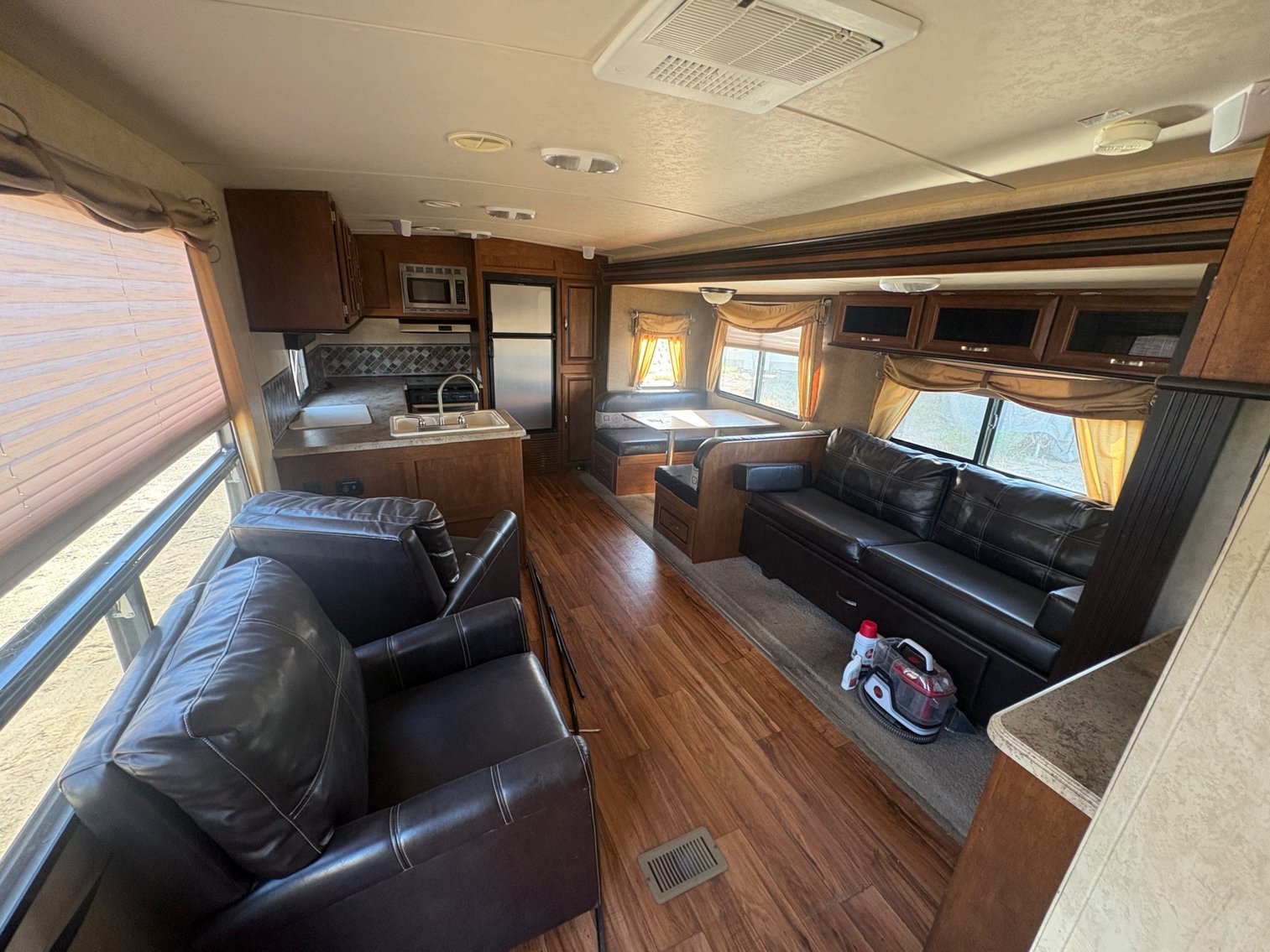 Image for 2015 Forest River Vibe 268RKS Extreme Lite Travel Trailer, $15,000