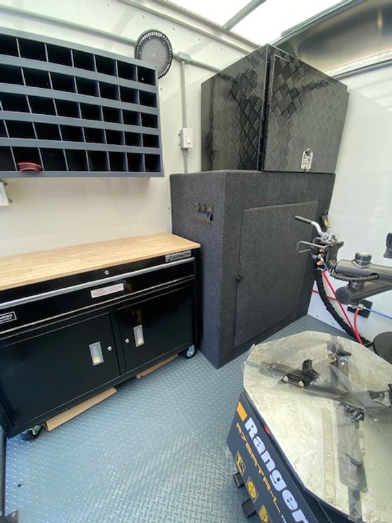 Image for 2024 Isuzu NPR HD Tire Changing Truck