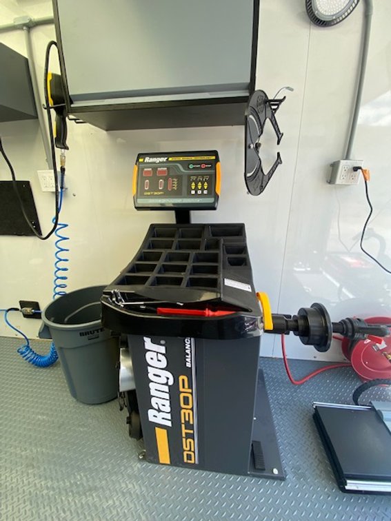 Image for 2024 Isuzu NPR HD Tire Changing Truck