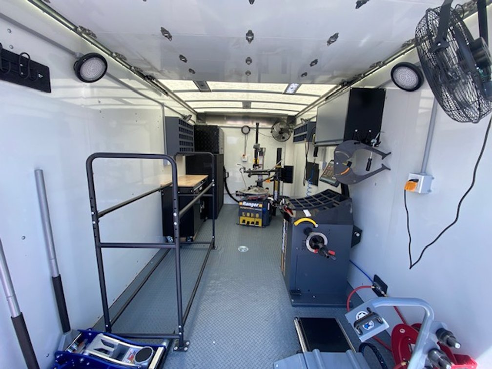 Image for 2024 Isuzu NPR HD Tire Changing Truck