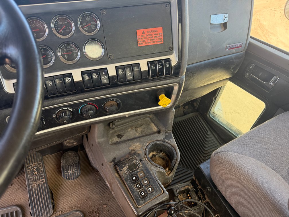 Image for 2022 Kenworth T/A Water Truck