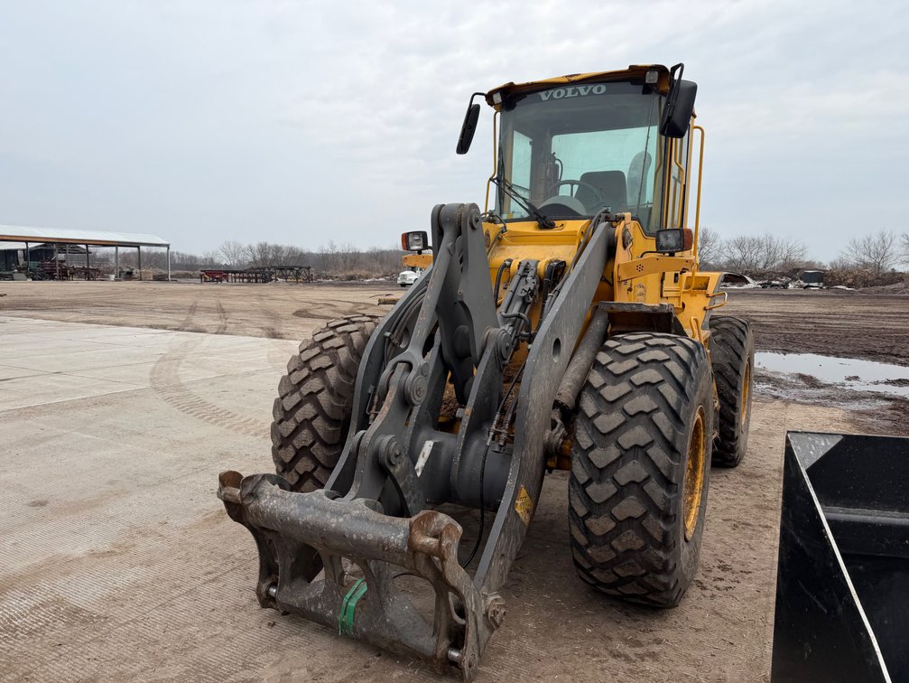 Image for 2004 Volvo L70E