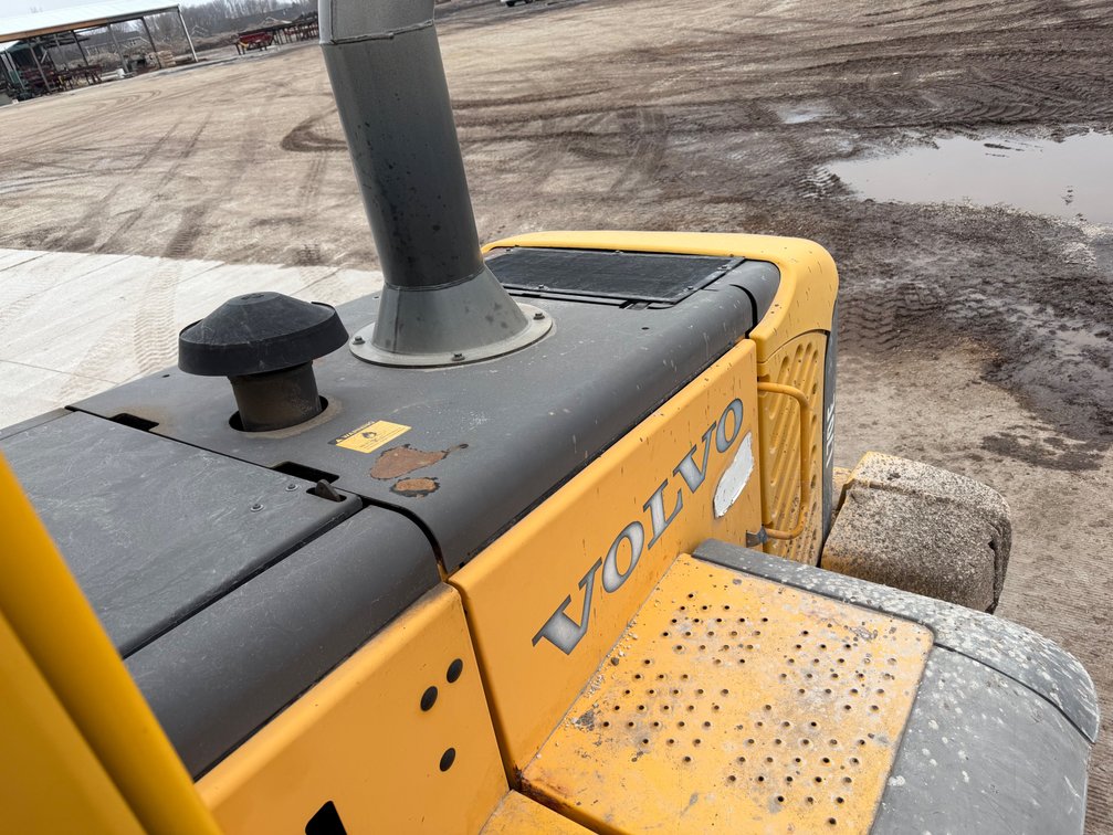 Image for 2004 Volvo L70E