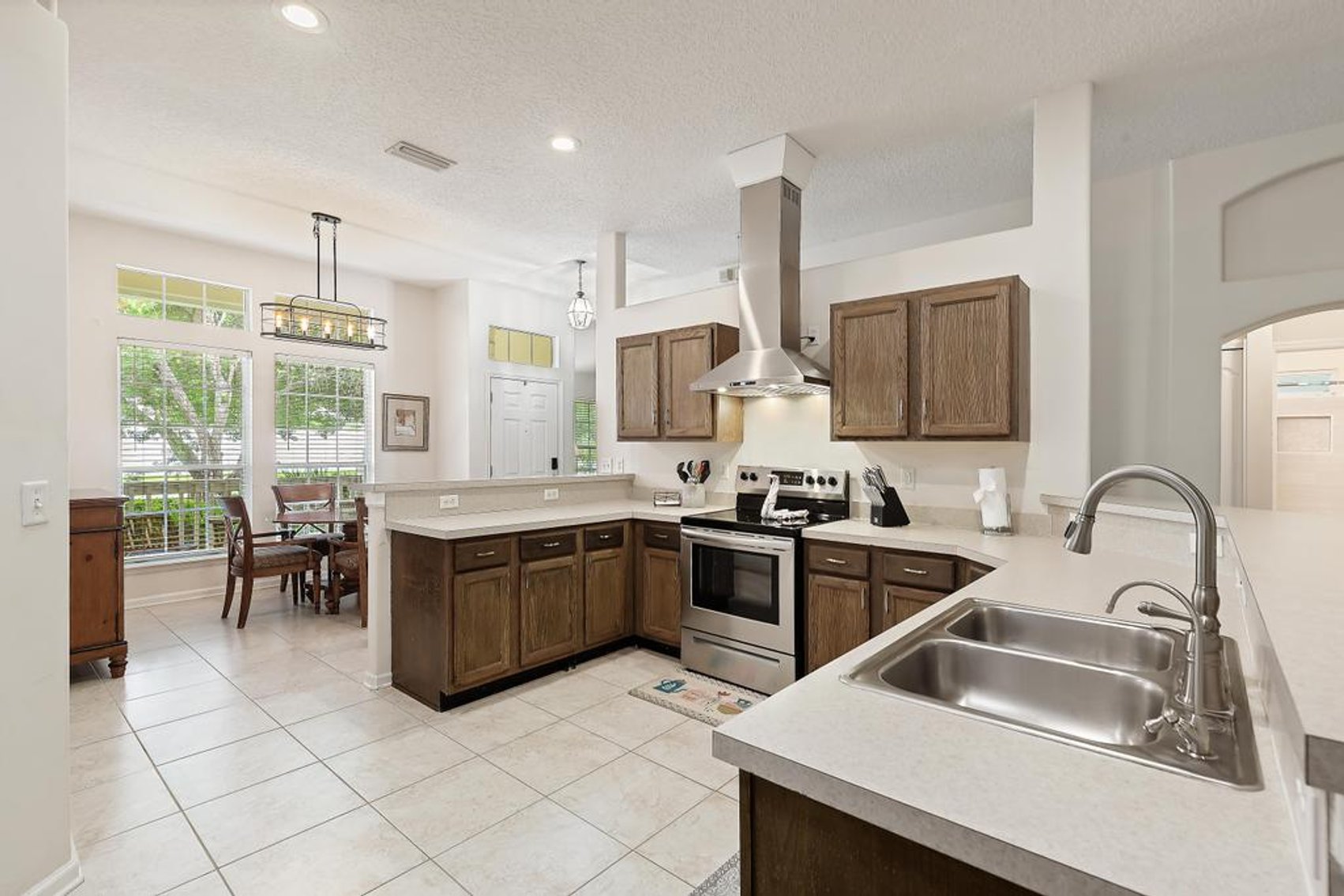 Image for Stunning Home in Prime Mandarin Location! 