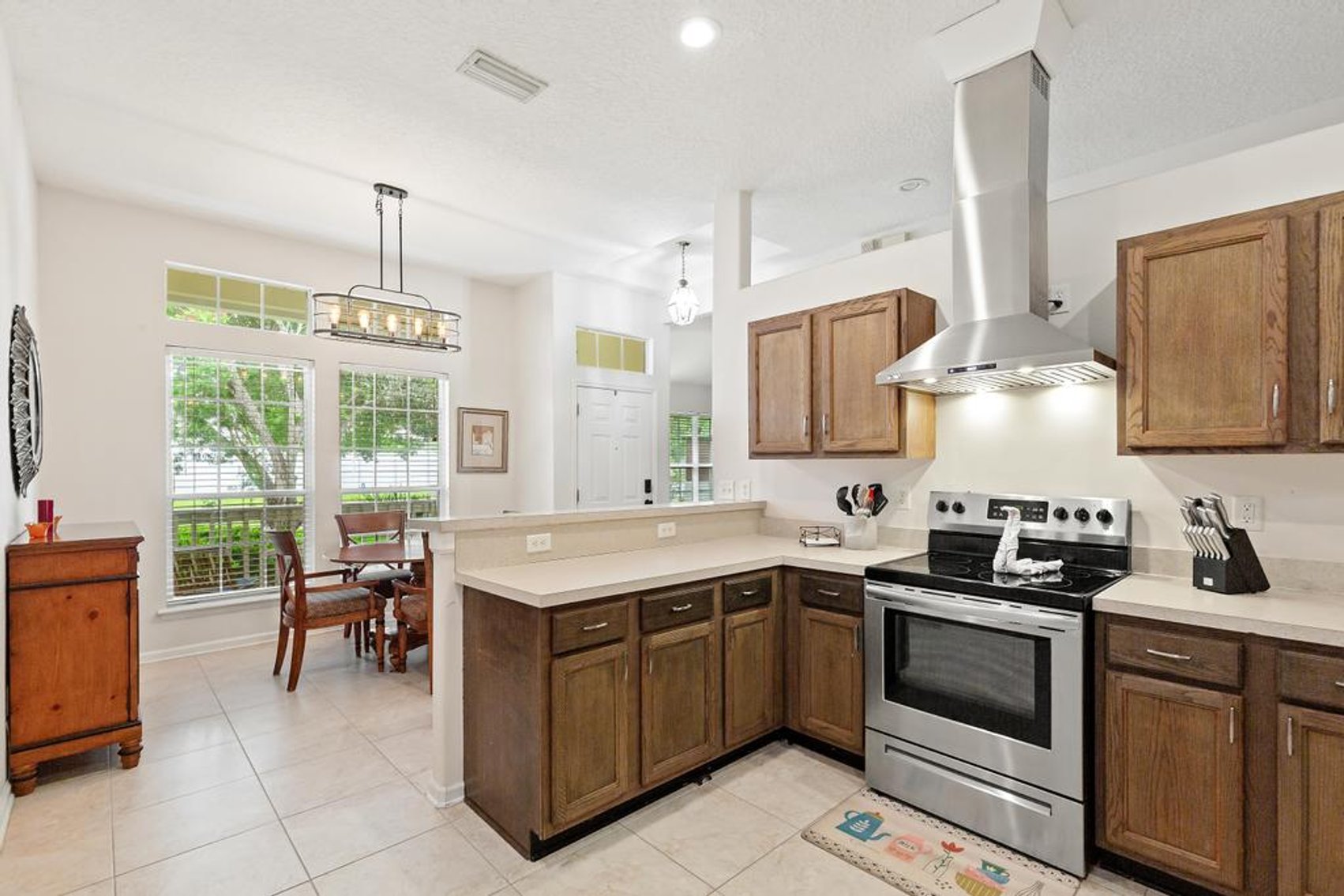 Image for Stunning Home in Prime Mandarin Location! 