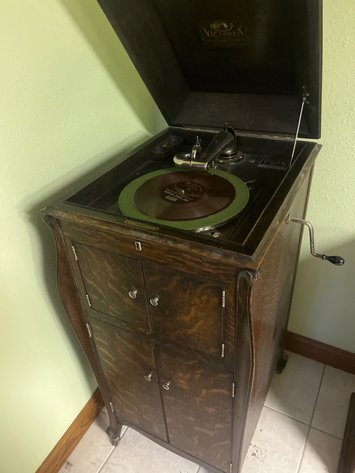 Image for RAYMOND BURKS ANTIQUES, TOOLS & HOUSEHOLD AUCTION