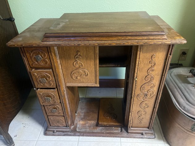 Image for RAYMOND BURKS ANTIQUES, TOOLS & HOUSEHOLD AUCTION